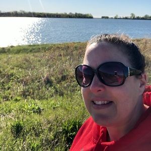 Meet your Posher, Desiree